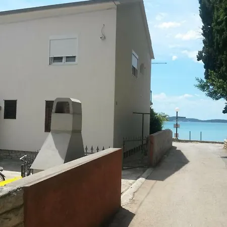 Jure Apartment